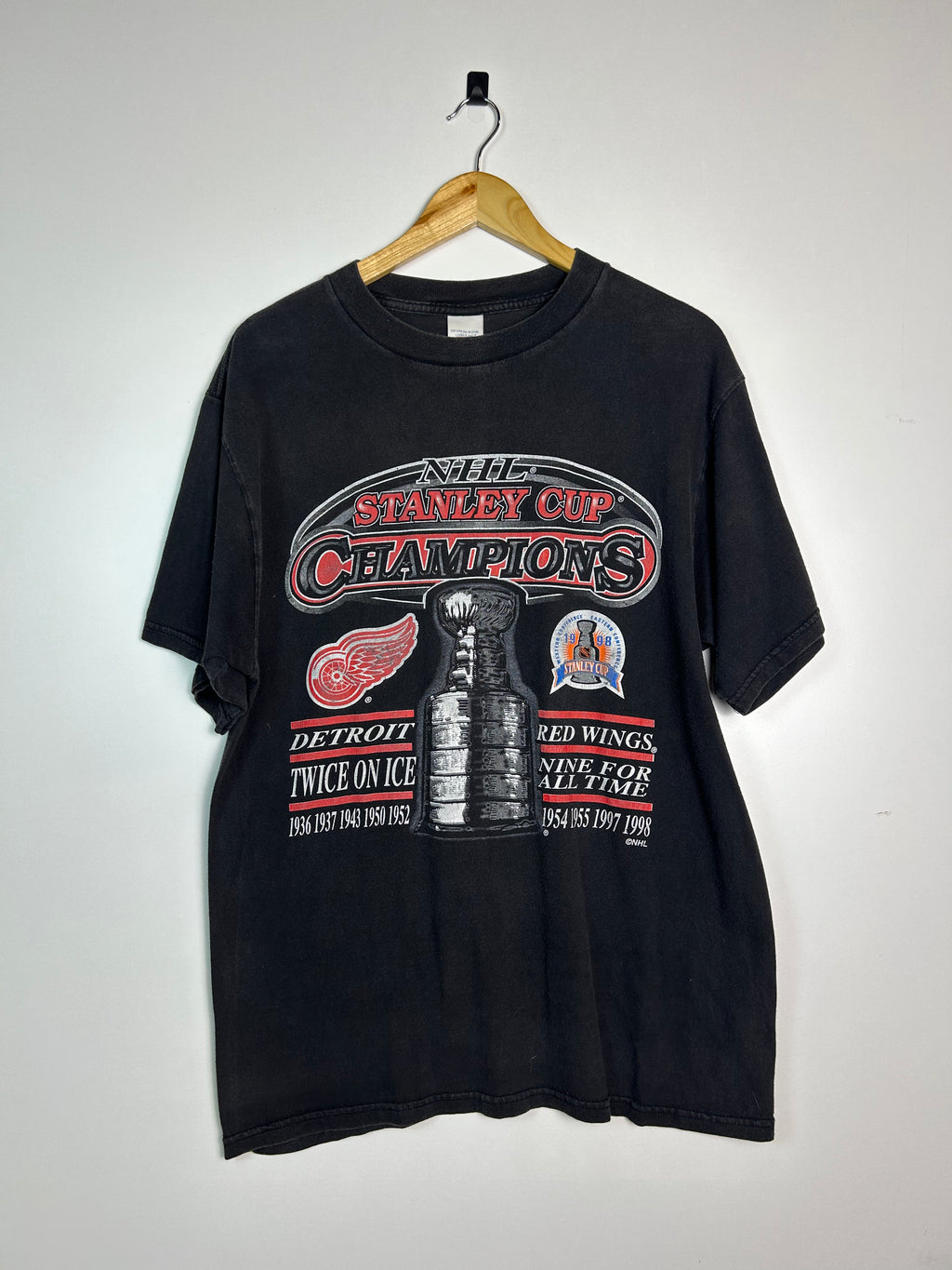 Detroit Red Wings 1998 black tee